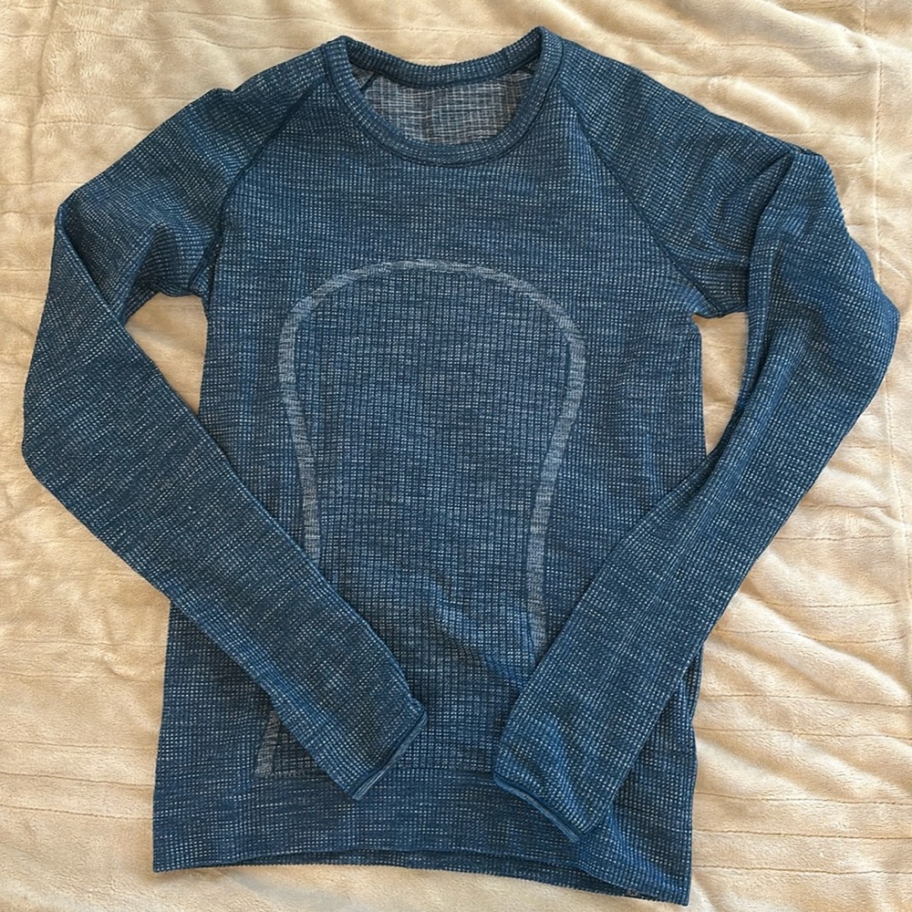 Lululemon thermal long sleeve size M